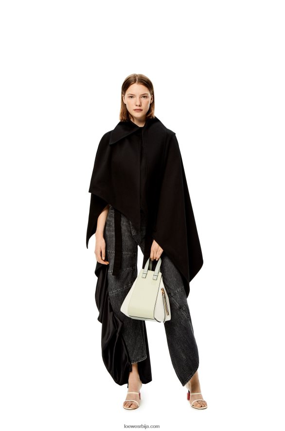 Loewe Жене мала торба за висећу мрежу од класичне телеће коже пепељасто сива/мермерно зелена HJTY514