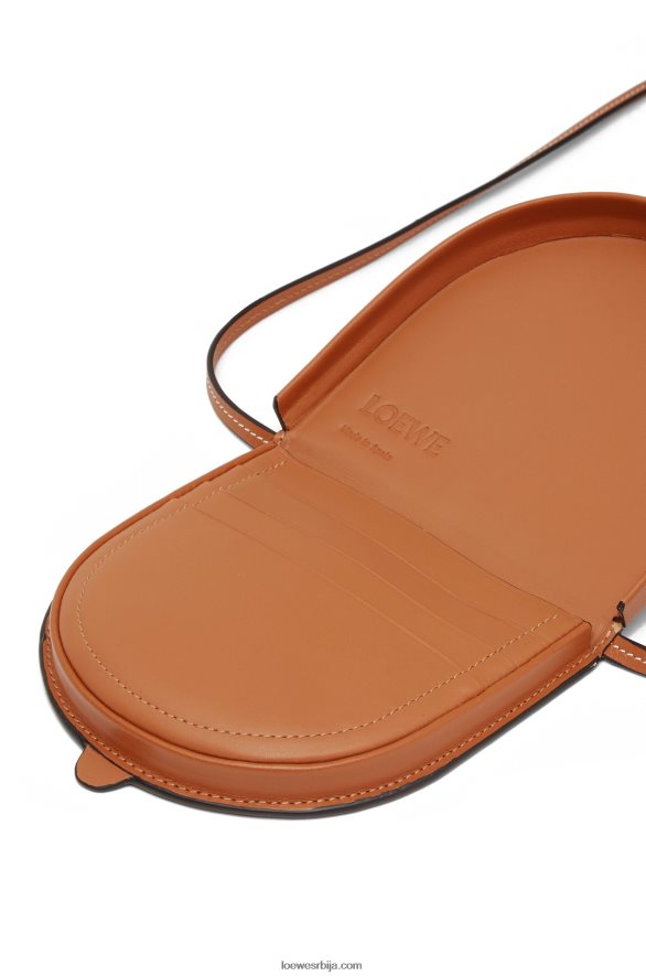 Loewe Жене мала торбица за пете од меке телеће коже тан HJTY303