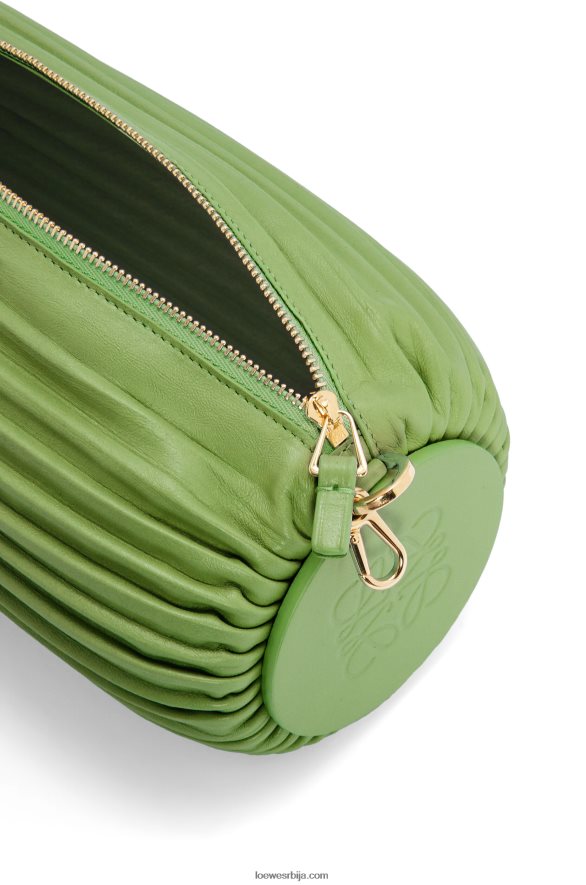 Loewe Жене торбица за наруквицу у плисираној напи пролећно зелено HJTY399