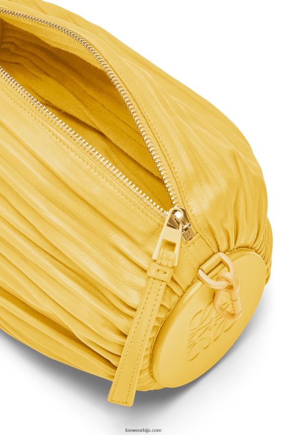 Loewe Жене торбица за наруквицу у плисираној напи бледожута глазура HJTY602