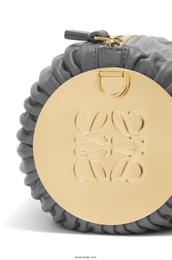 Loewe Жене торбица за наруквицу од напа телеће коже и месинга асфалт сива HJTY622