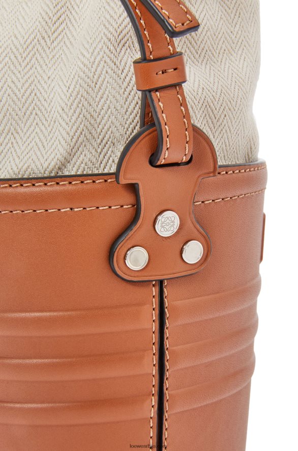 Loewe Жене жардињерски џеп од телеће коже тан HJTY227
