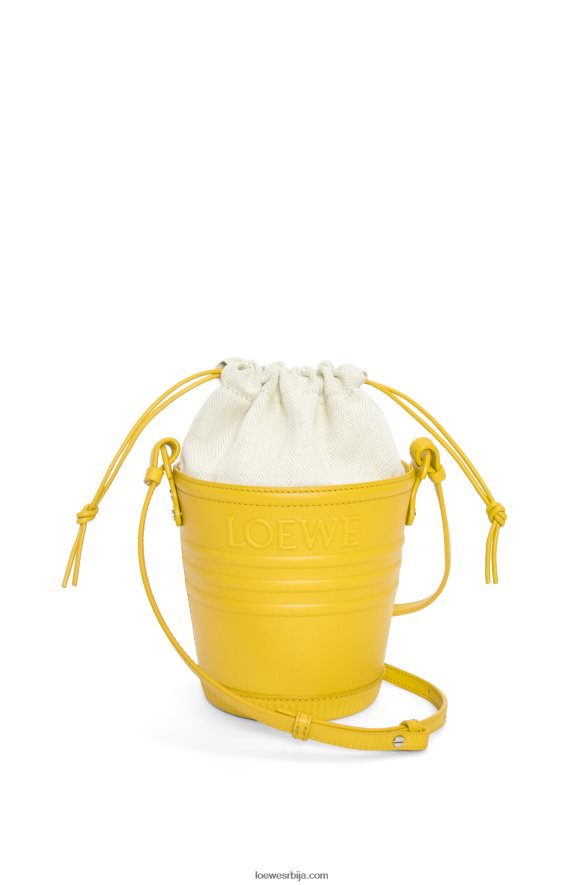 Loewe Жене жардињерски џеп од телеће коже жута HJTY230