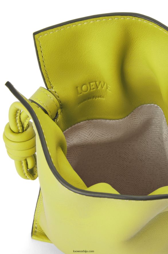 Loewe Жене фламенко џеп од напа телеће коже лимето жута HJTY294