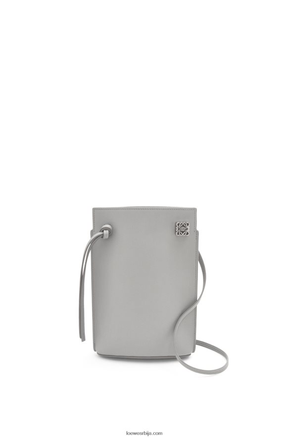 Loewe Жене џеп за коцкице од класичне телеће коже бисерно сива HJTY572