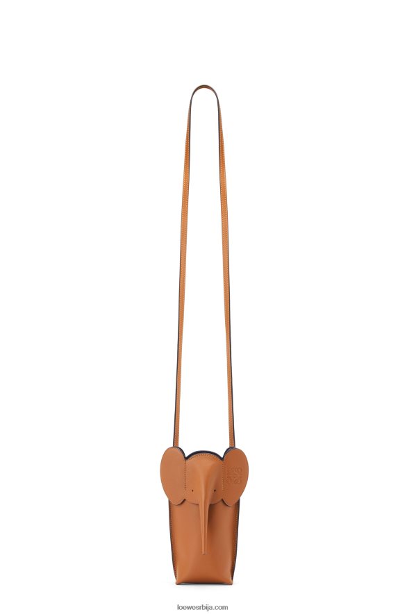 Loewe Жене џеп од слона од класичне телеће коже тан HJTY596