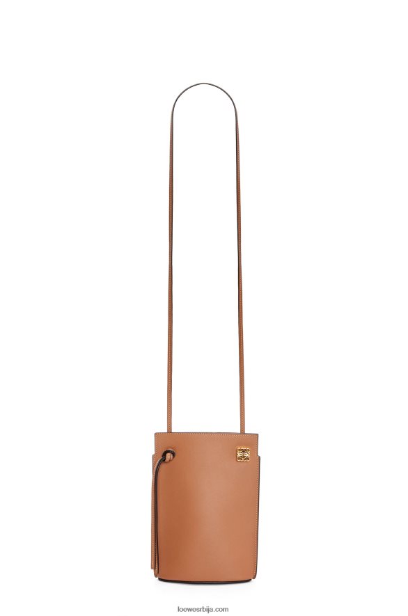 Loewe Жене џеп за коцкице од класичне телеће коже тан HJTY620