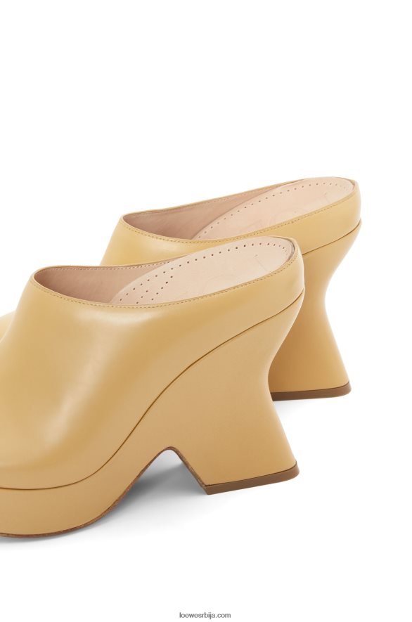 Loewe Жене терра клин кломпе од телеће коже средњи коректор HJTY745