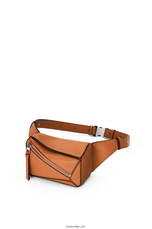 Loewe мушкарци мини пуззле бумбаг од класичне телеће коже тан HJTY278
