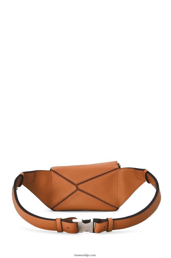 Loewe мушкарци мини пуззле бумбаг од класичне телеће коже тан HJTY278