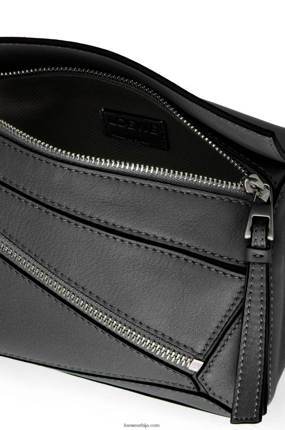 Loewe мушкарци мини пуззле бумбаг од класичне телеће коже црн HJTY279