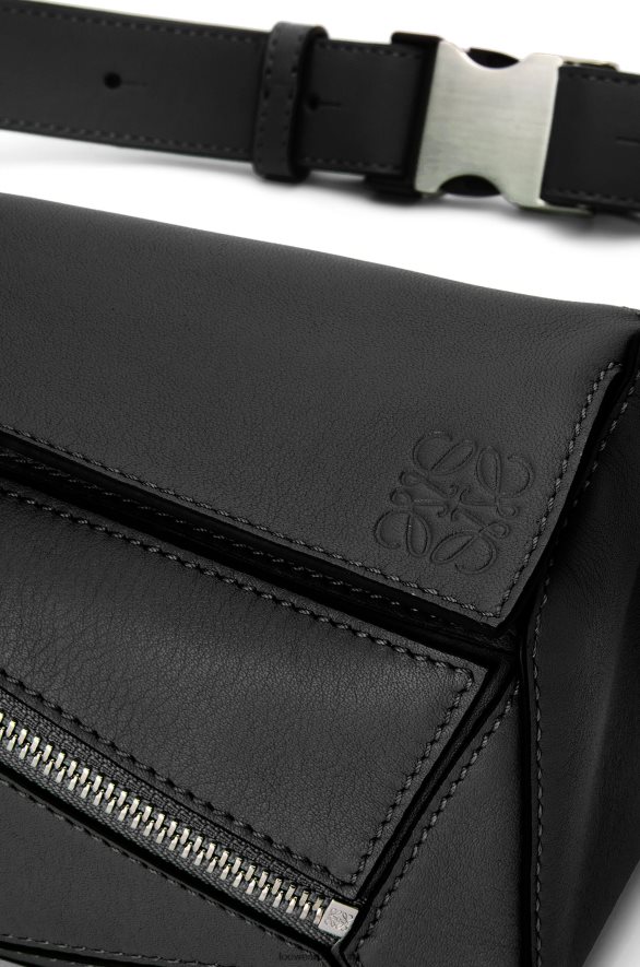 Loewe мушкарци мини пуззле бумбаг од класичне телеће коже црн HJTY279