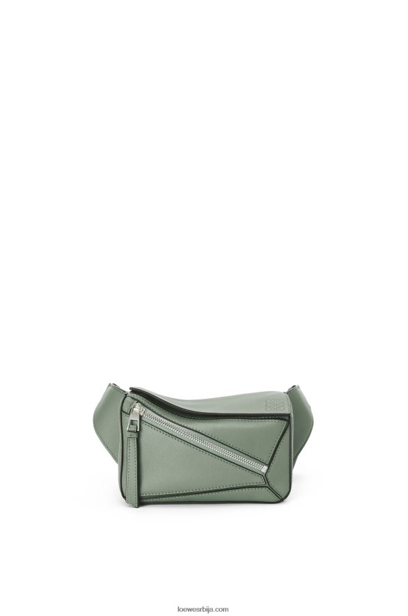 Loewe мушкарци мини пуззле бумбаг од класичне телеће коже тамна жалфија HJTY298