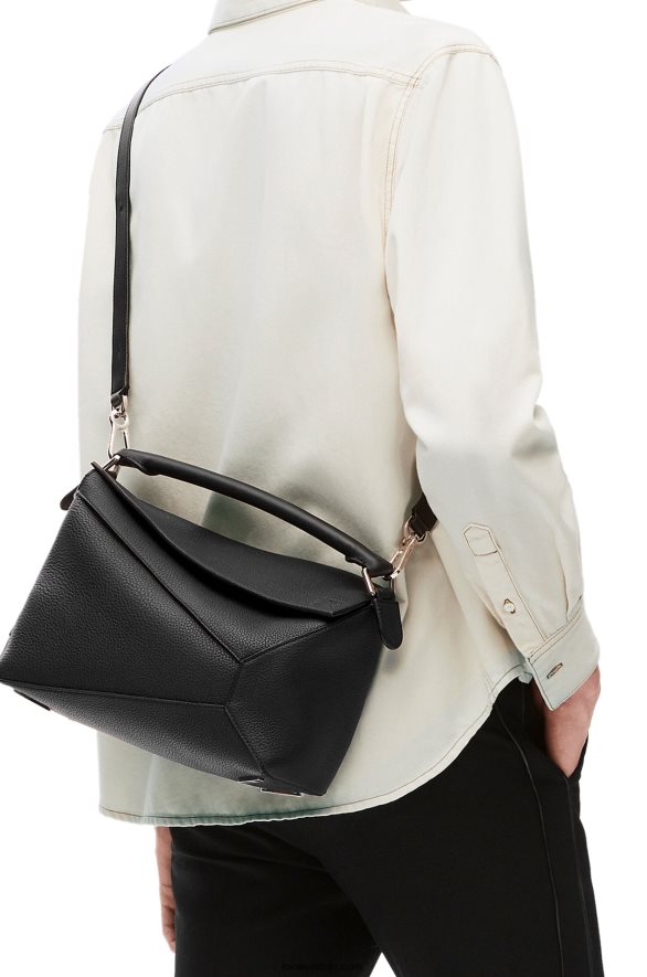 Loewe мушкарци торба за ивицу слагалице од зрнасте телеће коже црн HJTY540