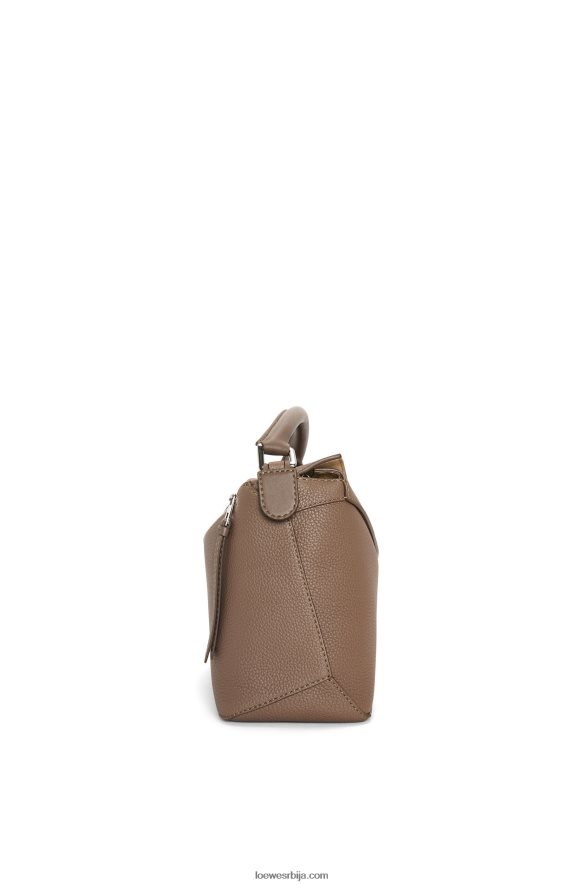 Loewe мушкарци торба за ивицу слагалице од зрнасте телеће коже тундра HJTY541