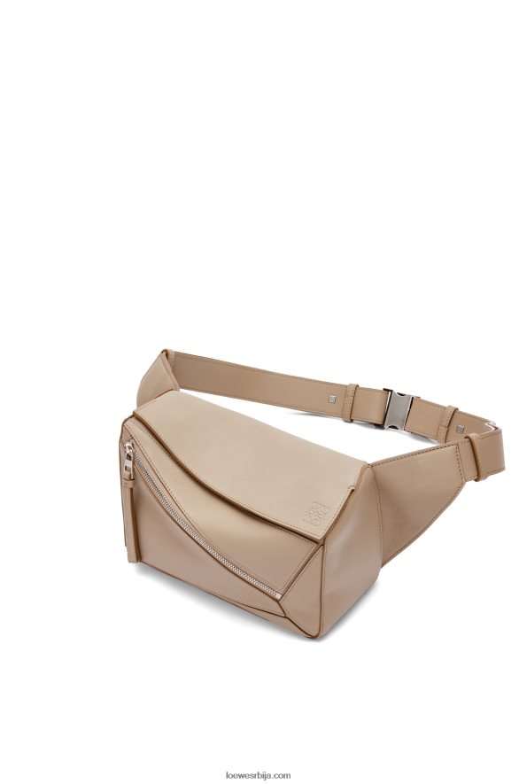 Loewe мушкарци мала слагалица од класичне телеће коже песак HJTY562