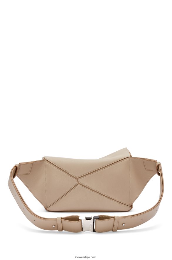 Loewe мушкарци мала слагалица од класичне телеће коже песак HJTY562