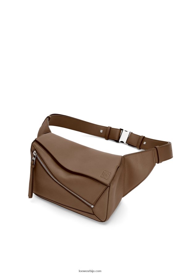 Loewe мушкарци мала слагалица од класичне телеће коже зима браон HJTY564