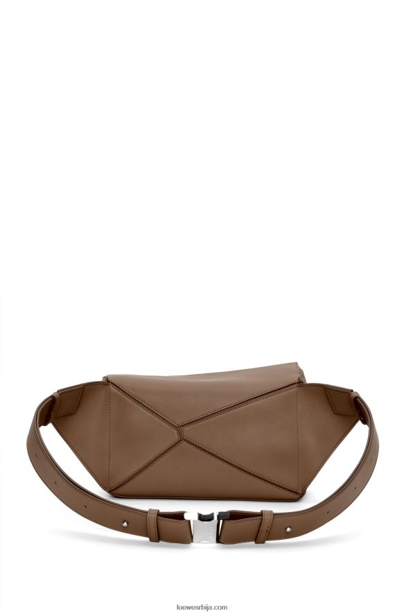 Loewe мушкарци мала слагалица од класичне телеће коже зима браон HJTY564