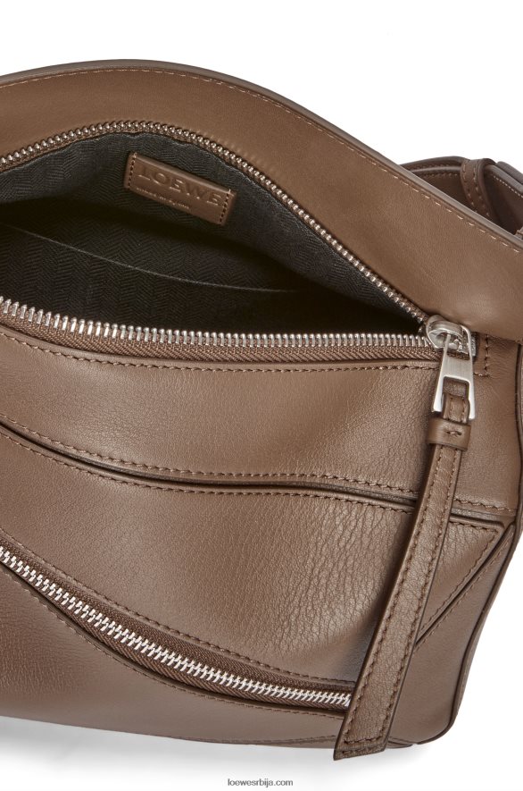 Loewe мушкарци мала слагалица од класичне телеће коже зима браон HJTY564