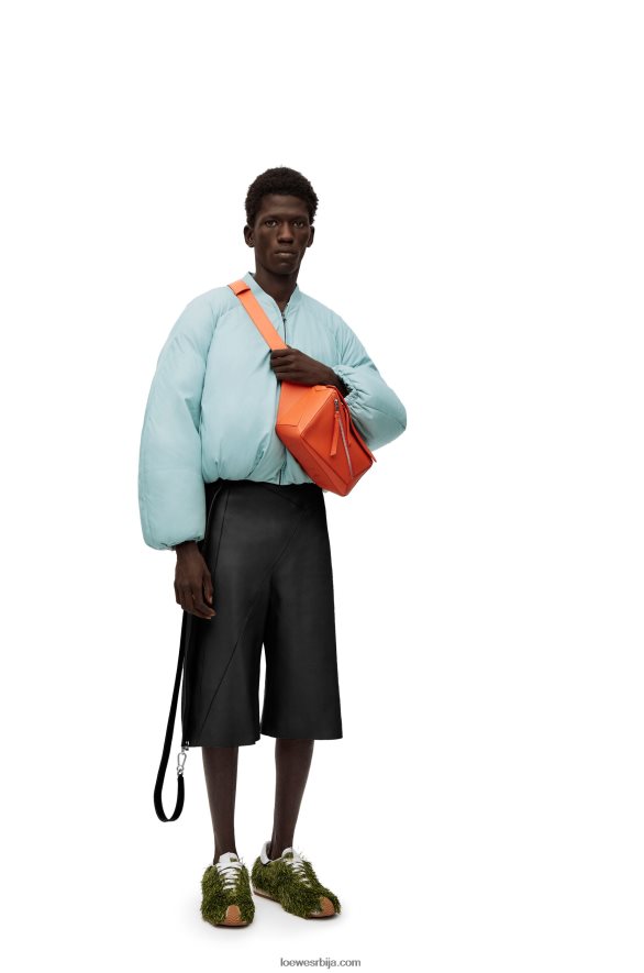 Loewe мушкарци мали пуззле бумбаг од дијамантске телеће коже наранџаста HJTY568