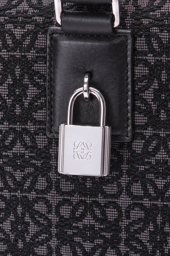 Loewe мушкарци Амазона 44 торба од анаграм жакарда и телеће коже антрацит/црна HJTY148