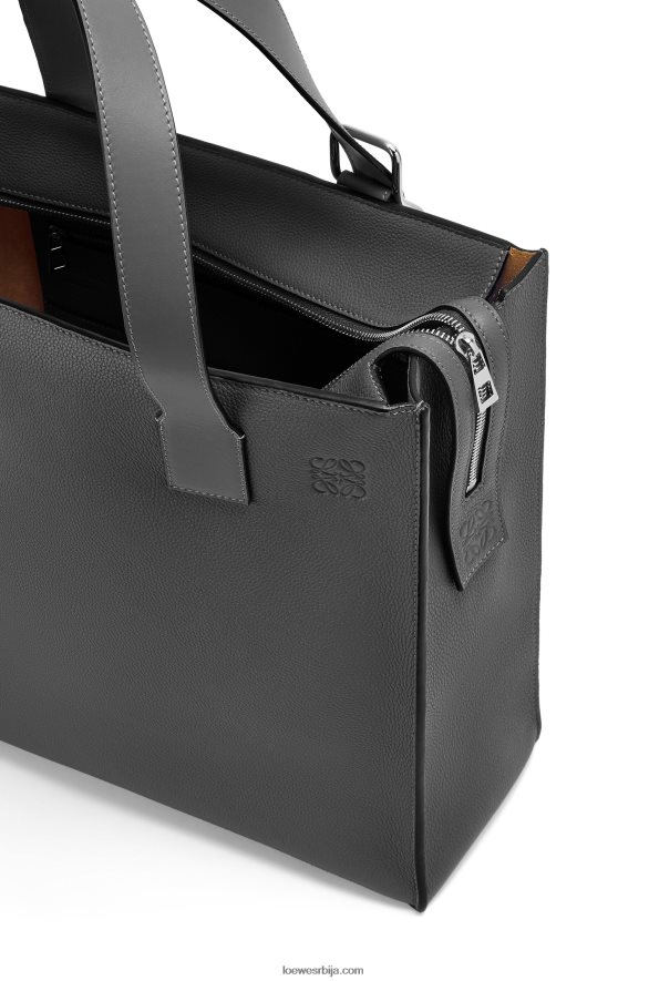 Loewe мушкарци Торба са патент затварачем са копчом од мекане телеће коже црн HJTY179