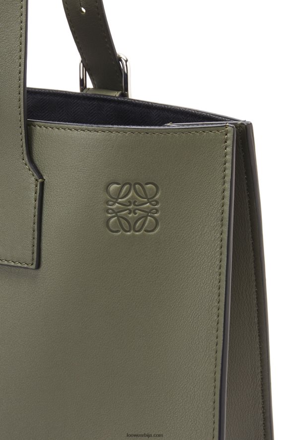 Loewe мушкарци хоризонтална торба са копчом од класичне телеће коже каки зелена HJTY180